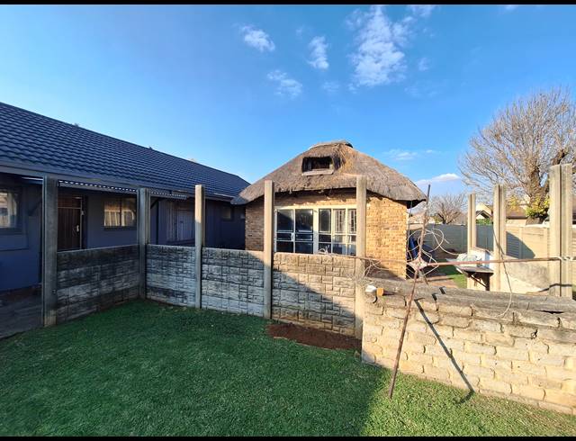 3 BEDROOM HOUSE FOR SALE IN VANDERBIJLPARK SE 6